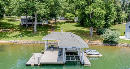 Evergreen - Lakefront home with dock, screened porch, AC & kayaks