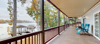 Briarcliff - 3000 sq ft waterfront home w/ private dock, 2 kitchens & pool table