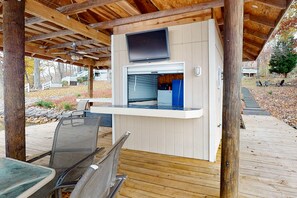 Terrace/patio - Lake Escape - Lakefront home with private dock, hot tub, game room (Moneta)