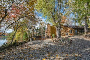 Property grounds - Herons Rest - Lakefront home with dock, pool table, & hot tub - dogs OK (Moneta)