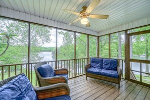 Interior - S'thern Rock - Lakefront home with views, dock, screened porch, kayak & canoe (Moneta)