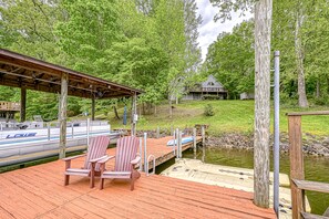 Marina - S'thern Rock - Lakefront home with views, dock, screened porch, kayak & canoe (Moneta)