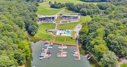Reel Simple - Waterfront Striper's Landing condo with views, pool & boat launch - near dining