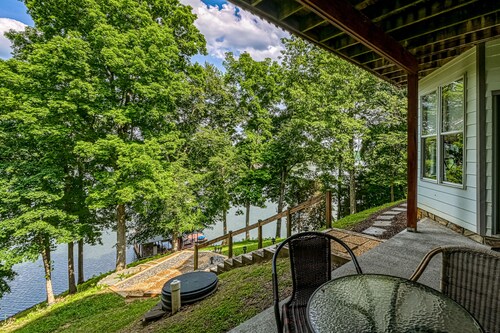 Still Waters - Lakefront luxury home with views, dock, home theater & game room
