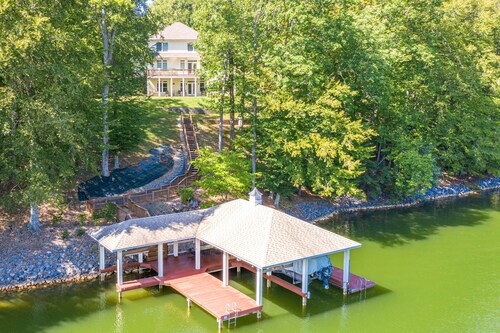 Edelweiss - Lakefront home with view, private dock, pool table, 3 primary suites
