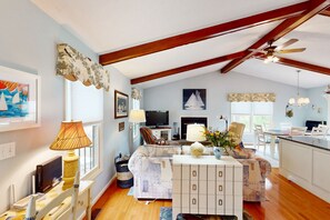 Living area - 1 Special Place - Waterfront home with private dock, lake views, & washer/dryer (Moneta)