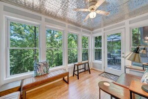 TV, table football, books - Lakefront Tranquility - Lakefront home with views, private hot tub/dock, deck, Free Wifi (Moneta)
