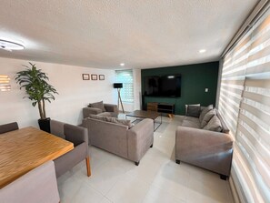 TV - 3BR Family Home for 6 | Relax and Enjoy (Guadalajara)