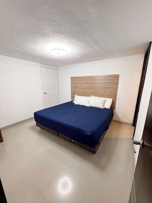 3 bedrooms, iron/ironing board, WiFi, bed sheets - 3BR Family Home for 6 | Relax and Enjoy (Guadalajara)