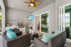 Terrace/patio - Waterfront 3BR Pool Home in Cape Coral (Cape Coral)