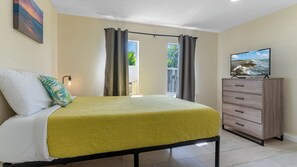 Room - 9 Units • Shared Courtyard • Sleeps 26 (St. Petersburg)