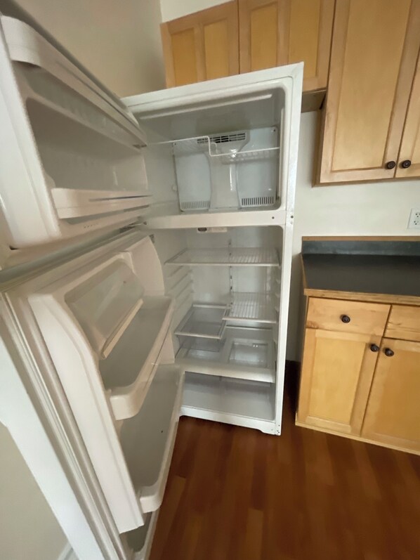 Interior - Summer rental - great for FIFA fans, Netflix community & Jersey Shore visitors. (Middletown Township)