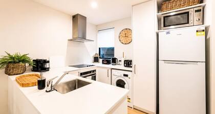 Salisbury Garden | 2BR with Parking | CBD