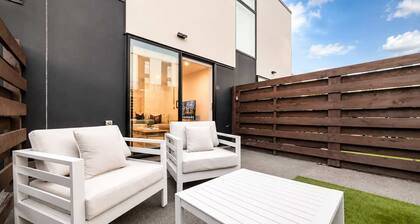 Salisbury Garden | 2BR with Parking | CBD