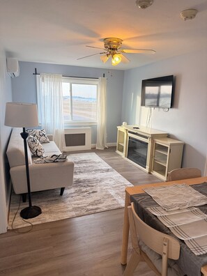 Living area - Ocean view Cozy stay 4 (Hull)