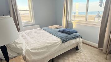 2 bedrooms, iron/ironing board, internet, bed sheets