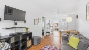 TV - Sand & Sea 7 - across the road from Sawtell Beach (Sawtell)