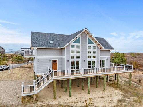 Across the street from Sagamore Beach & Dog Friendly