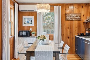 Dining - Charming Cape Cottage in Dennis Port (Dennis Port)
