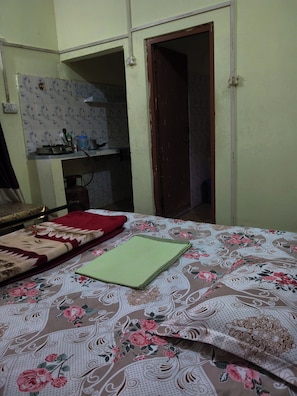 Unclassified image, 4 of 8, button - Superb 1-bedroom studio in vibrant Vrindavan for your stay near Iskcon Vrindavan (Vrindavan)