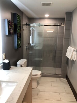 Towels, soap, toilet paper - Dawn Beach Club (St marteen)