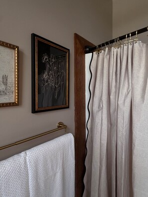 Interior - The Pacific Grove at The Grey Whale Inn (Fort Bragg)