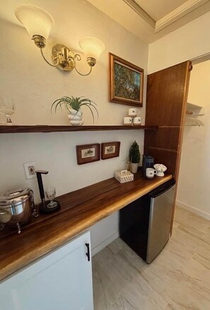 Interior - The Noyo Ridge Suite (Fort Bragg)