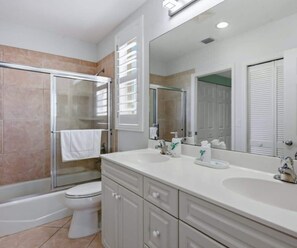 Shower, hair dryer, towels, shampoo - Two King Suites - Island Retreat (Marco Island)
