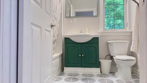 Bathroom - Cozy Family Acton Retreat Backyard fun (Acton)