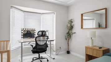 4 habitaciones, escritorio, tabla de planchar con plancha y wifi gratis