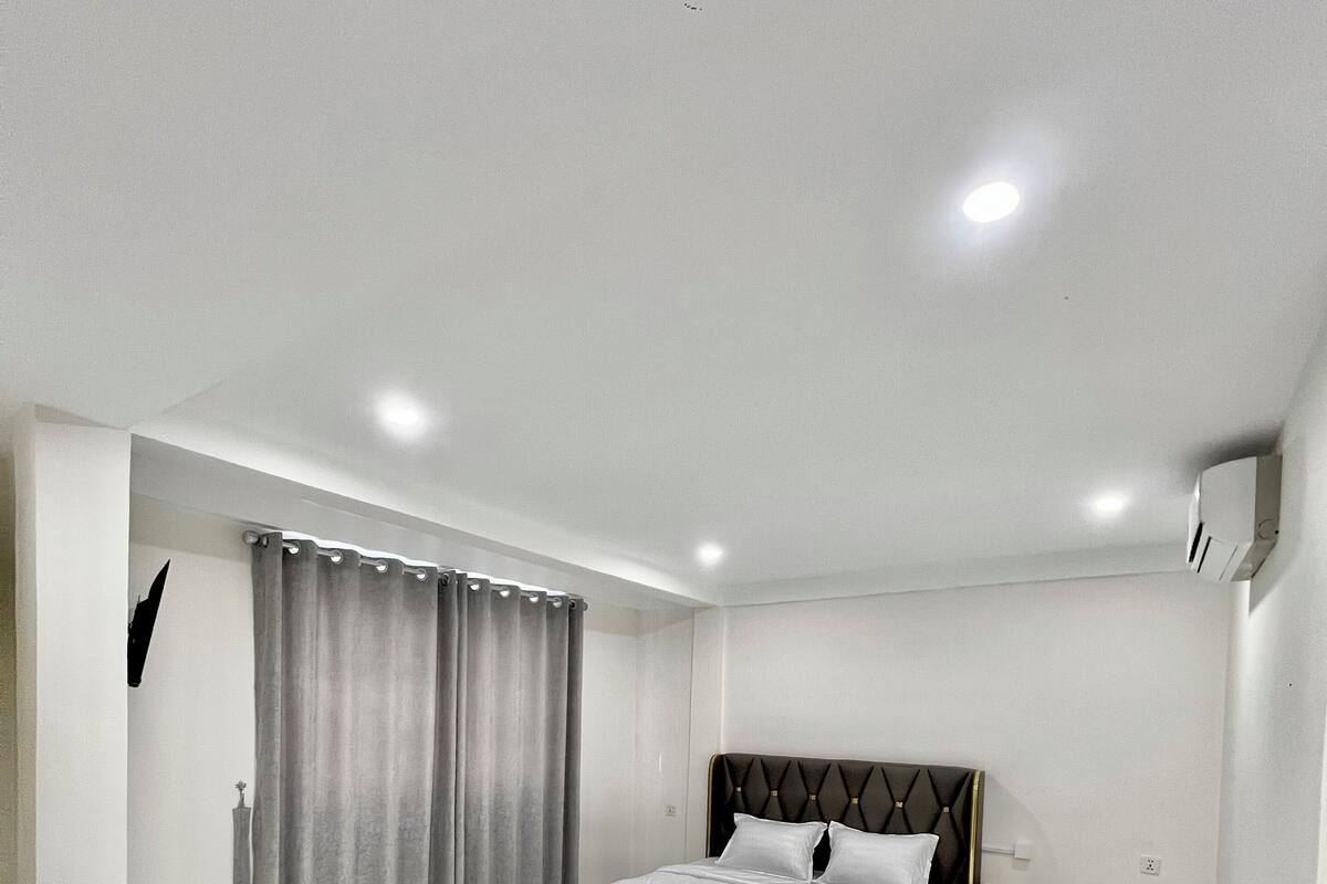 Deluxe-rum - balkong - utsikt mot staden