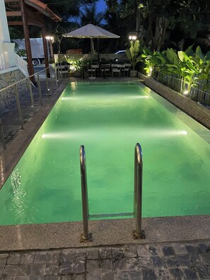Outdoor pool - Manterra Hoi An Hotel (Da Nang)