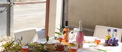 Outdoor dining