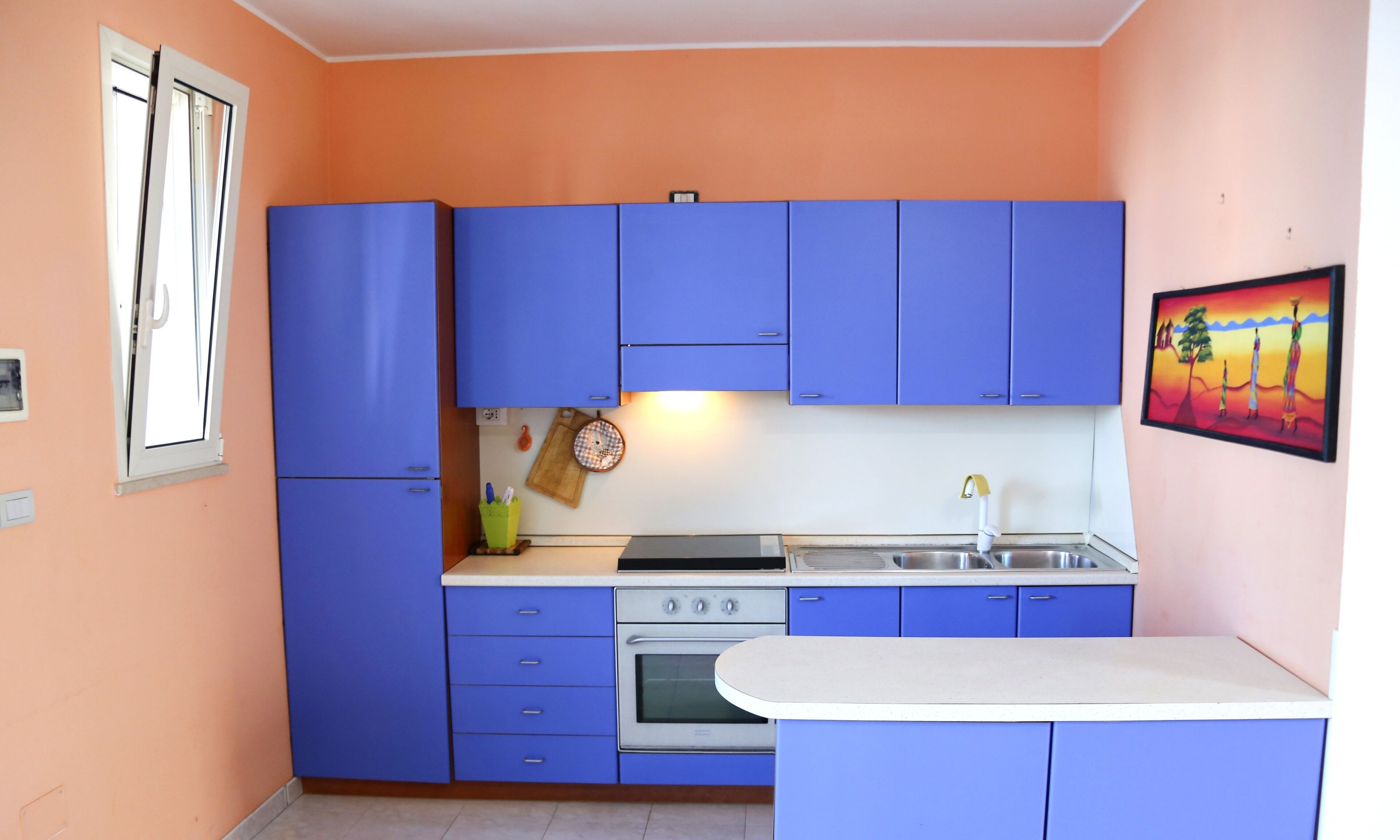 Coffee/tea maker, fridge, oven, cookware/dishes/utensils