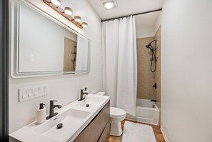 Bathroom - Test Property For Now (Chicago)