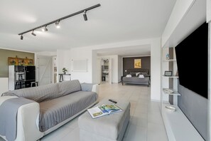 Tv och eldstad