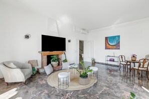TV, fireplace - Villa Talamone With Beautiful Sea View, Fonteblanda, Italy (Fonteblanda)