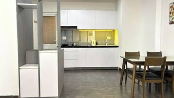 Studio, Non Smoking, Kitchen | Dining