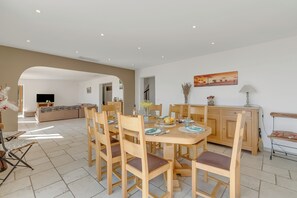 Dining - Villa Du Col De L'Ange, Draguignan, France (Draguignan)