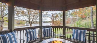 Crimson Hideaway- 2 Story Dock- Incredible View! Only 20 Minutes to UA!