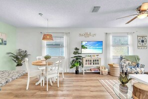 TV, stereo, offices - Beach in 90 Seconds w/ Hot Tub, Coffee Bar & Games (Indian Rocks Beach)