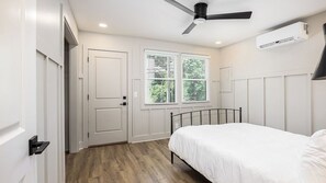 Apartment (4 Bedrooms) | Interior - 16 Guests Modern Suites, Mins to Downtown The Nomad 4BR Buyout by Avantstay (Nashville)