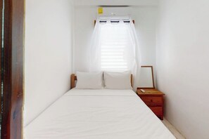 1 bedroom, iron/ironing board, Internet, bed sheets - Charming single-level apartment with kitchenette and great location (Caye Caulker)