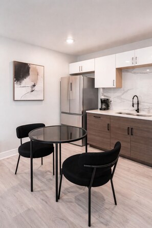 Dining - Stylish 1BR Lower Greenville Retreat – Near Downtown, Nightlife & Events (Dallas)