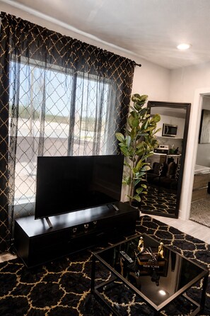 Interior - Stylish 1BR Lower Greenville Retreat – Near Downtown, Nightlife & Events (Dallas)