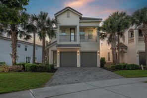 Exterior - Villa with heated pool & theater, Reunion Resort (Kissimmee)