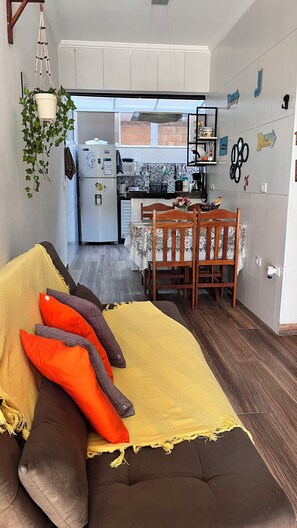 Living area - Gaspar Beach House - excellent location in Ubatuba! (Ubatuba)