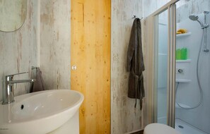 Shower - Stunning home in Montecatini Val di Cecina (Montecatini Val di Cecina)