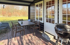 Outdoor dining - Stunning home in Dannemare with WiFi (Dannemare)