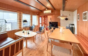 Dining - 3 bedroom awesome home in Væggerløse (Væggerløse)